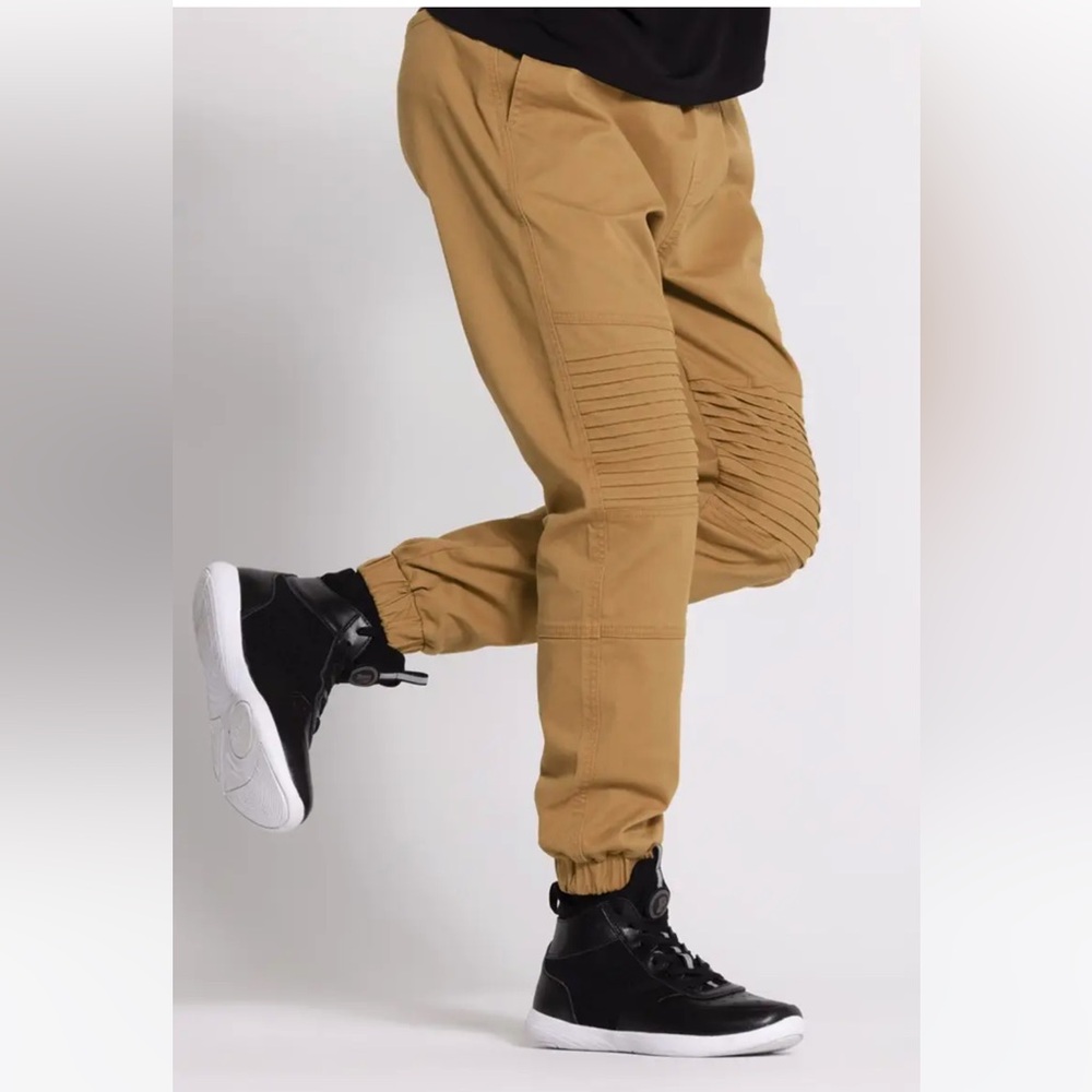 Unisex stretch twill dance joggers in tan/dark khaki. Weissman AH10469 size LA.